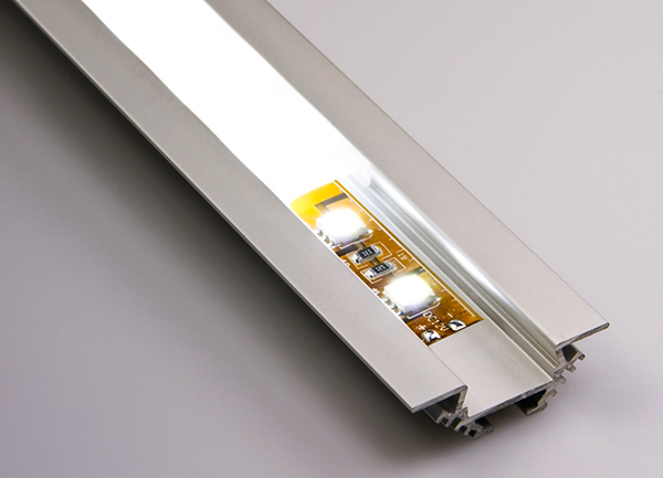 Chip LED công suất nhỏ trong thanh nhôm led định hình